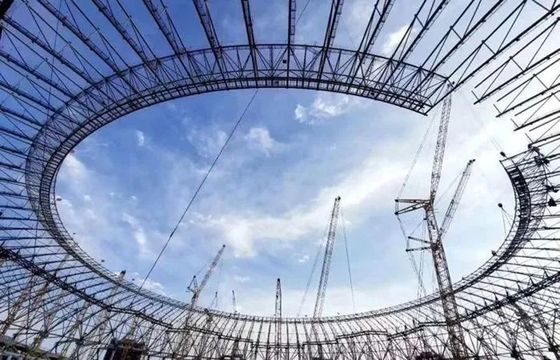 स्टील संरचना सैंडविच पैनल या स्टील शीट छत के साथ गोदाम