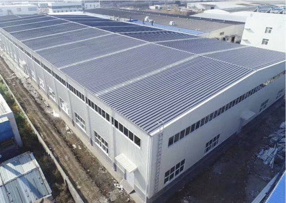 सीजेड पर्लिन और सैंडविच पैनल रूफिंग के साथ स्टील स्ट्रक्चर वेयरहाउस