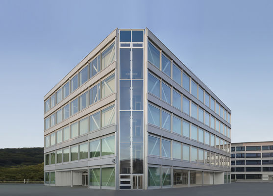 आसान स्थापना पूर्वनिर्मित स्टील संरचना कार्यशाला भवन