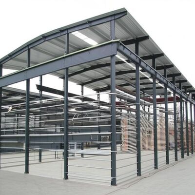 छोटे निर्माण अवधि के लिए लाइट स्टील Q355 मुख्य फ्रेम के साथ भूकंपीय 9 पॉइंट्स स्टील स्ट्रक्चर वर्कशॉप