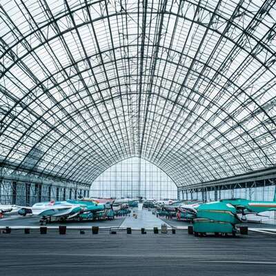 हॉट डिप्ड गैल्वेनाइज्ड पर्लिन और Q235/Q355 ग्रेड स्टील CE प्रमाणित के साथ पूर्वनिर्मित स्टील स्ट्रक्चर वेयरहाउस